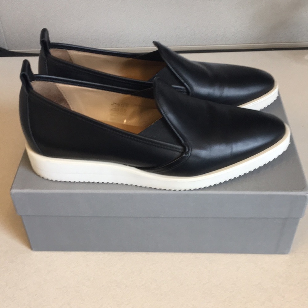 Everlane Street Shoes -  Sz8 - feels like 7